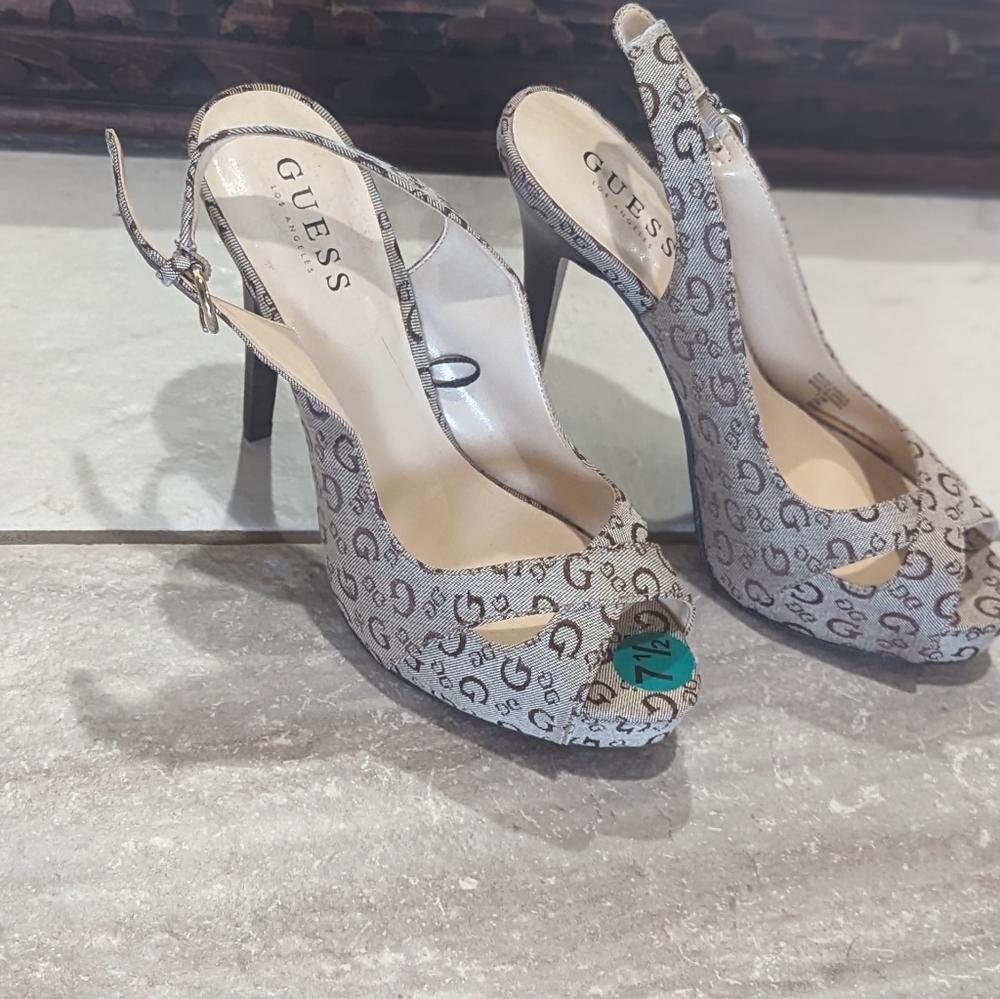 GUESS High heels Beautiful NEW size 7.5 runs small like 7 - Picture 8 of 8